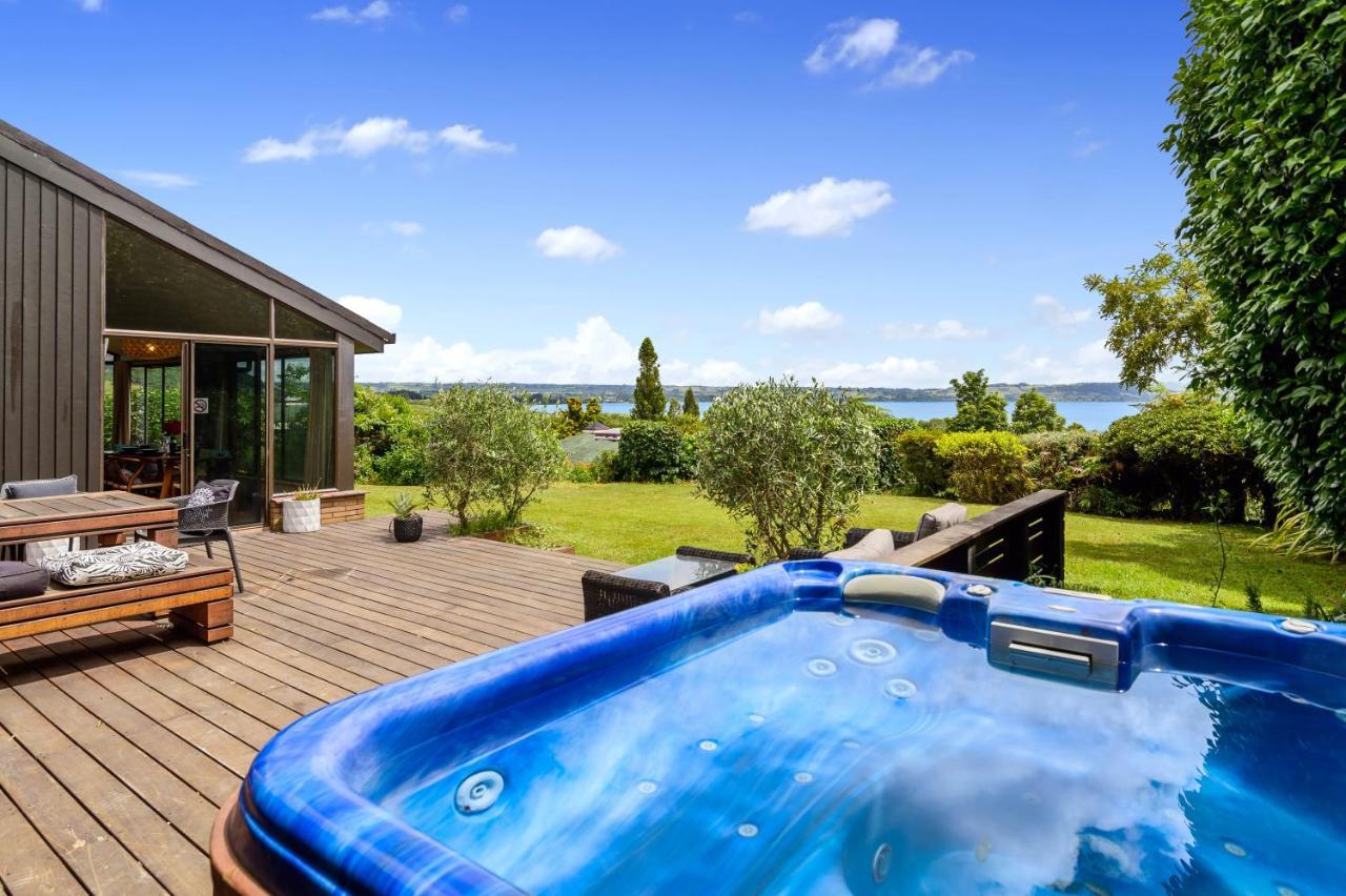 The Bird House - Kawaha Point, Rotorua. Stylish Six Bedroom Home With Space, Views And Relaxed Atmosphere Екстериор снимка